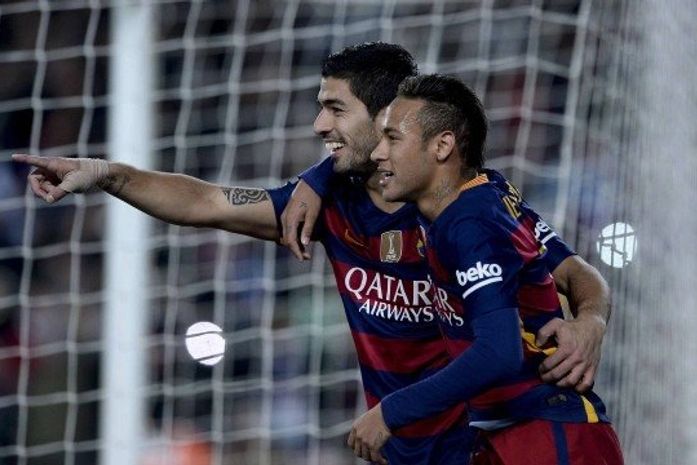 PSG mira Suárez após pedido de Neymar; plano inclui vender Cavani, diz jornal