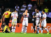Cueva cutuca Rodrigo Caio, que se cala; Dorival promete conversa