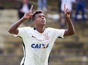 Jô admite toque, mas não compara com lance de Rodrigo Caio: "Situações diferentes"