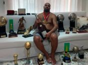 Adriano Imperador vende mansão por valor milionário e se muda para hotel de luxo no Rio
