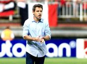 Ex-jogador Edmundo elogia técnico do Vasco: 'tá dando show'