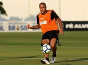 Roger deve fazer sua estreia como titular neste domingo (Foto: Luis Moura/WPP/Estadão Conteúdo)