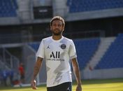 Com lesão na coxa, Neymar ficará afastado do PSG por até três semanas
