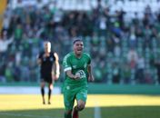 Com direito a gol diante do Corinthians e homenagem ao avô, argentino Diego Torres comemora estreia vitoriosa pela Chapecoense e sonha brilhar no Brasil