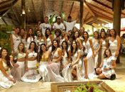 Neymar comemora Réveillon ao lado de Medina, Arthur e 26 mulheres