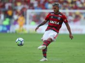 Trauco durante a partida contra o Galo: peruano deu duas assistências