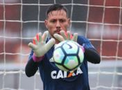 Diego Alves deve estrear pelo Flamengo contra o Corinthians