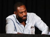 Jones testa positivo para esteroides e deve perder cinturão do UFC, diz site