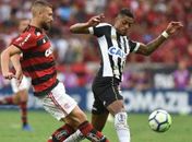 Flamengo acerta com Bruno Henrique por três anos, e Ronaldo será emprestado ao Santos