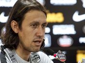 Confirmado como capitão na final, Cássio defende o Corinthians das críticas