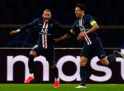 Marquinhos e Neymar na última partida do PSG, contra o Borussia Dortmund, em março