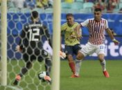 Fla comemora gol de Cuéllar pela Colômbia, e torcida pede: 'Não vende'