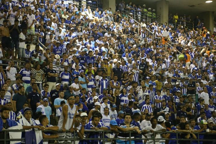 Torcida do CSA no Rei Pelé
