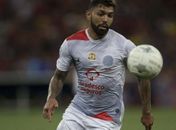 Flamengo se mantém otimista e cauteloso por acerto com Gabigol