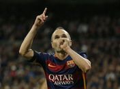 Iniesta tem 33 anos e possui contrato com o Barcelona até o fim da atual temporada (Foto: Sergio Perez/Reuters)