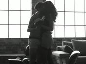 Bruna Marquezine e Neymar posam sexy em campanha de Dia dos Namorados