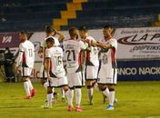 Após dois meses, Costa Rica reinicia campeonato de futebol