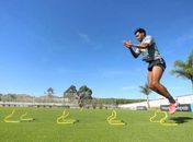 Gil em treino no gramado do CT Joaquim Grava, na manhã desta quarta-feira
