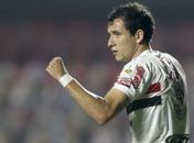 São Paulo volta a levar gol do Binacional, mas goleia e garante vaga na Sul-Americana