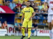 Depois de quase ter a perna amputada, ex-Arsenal volta a jogar após 21 meses