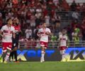 CRB perde para o Athletico-PR no Rei Pelé e se mantém no meio da tabela da Série B

