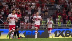 CRB perde para o Athletico-PR no Rei Pelé e se mantém no meio da tabela da Série B

