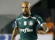 Após gestos obscenos, Felipe Melo é suspenso por 5 jogos