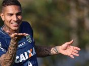 Monitorado pelo Flamengo à distância, Guerrero manteve padrão de treinos até a volta