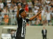 Ventilado no Flamengo, Elias é inscrito na Libertadores e chances de saída diminuem