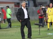 Técnico Reinaldo Rueda está 80% acertado com a seleção chilena, diz jornal