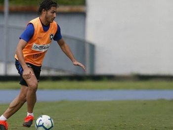Marcinho durante treino do Botafogo 
