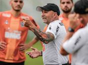 Mattos diz que não vai contratar no Atlético sem ter aval de Sampaoli