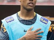 Manchester City prepara proposta de R$ 445 milhões por Douglas Costa