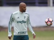 Felipe Melo notifica Palmeiras cobrando sua reintegração