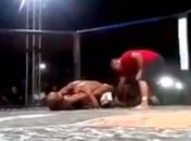 Lutador que foi salvo por invasão de ringue detona árbitro: "Convulsionei duas vezes"