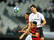 Jair valoriza virada “sem chutão” e quer astral elevado no Corinthians
