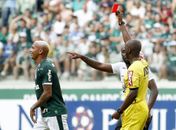Diretoria marca reunião com Deyverson e cogita punição
