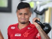 Torcida do Flamengo cria a campanha ‘Fica Everton’ nas redes sociais