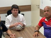 Da esquerda para a direita: Júnior Beltrão, Felipe Feijó e Sandro Ramos, presidente da FAFS