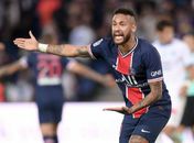 Neymar é suspenso por dois jogos após expulsão polêmica