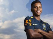 Agente diz que Rodrygo não quis ouvir oferta do Barcelona porque sonhava com o Real