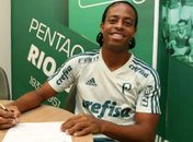 Palmeiras adquire 100% de Keno e estende contrato do atacante