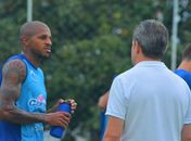 CSA anuncia contratação do atacante Jarro Pedroso, ex Atlético-GO