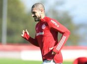Após atuação no Gre-Nal, Guerrero é criticado nas redes sociais