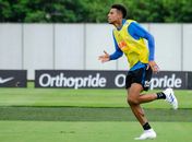 Gustavo volta a ser relacionado e Clayson desfalca Corinthians em Curitiba