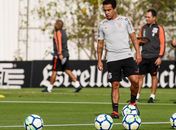 Jadson se prepara para voltar a ser o 'cérebro' do Corinthians