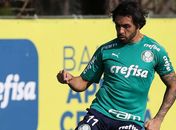 Goulart retirou parte do menisco lateral do joelho
