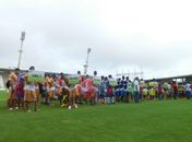 Entrega de uniformes, festa e jogos marcam a abertura da Taça das Grotas