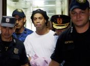 Perícia dos celulares de Ronaldinho e Assis pode demorar mais uma semana