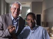 Mauro Naves ao lado de Pelé